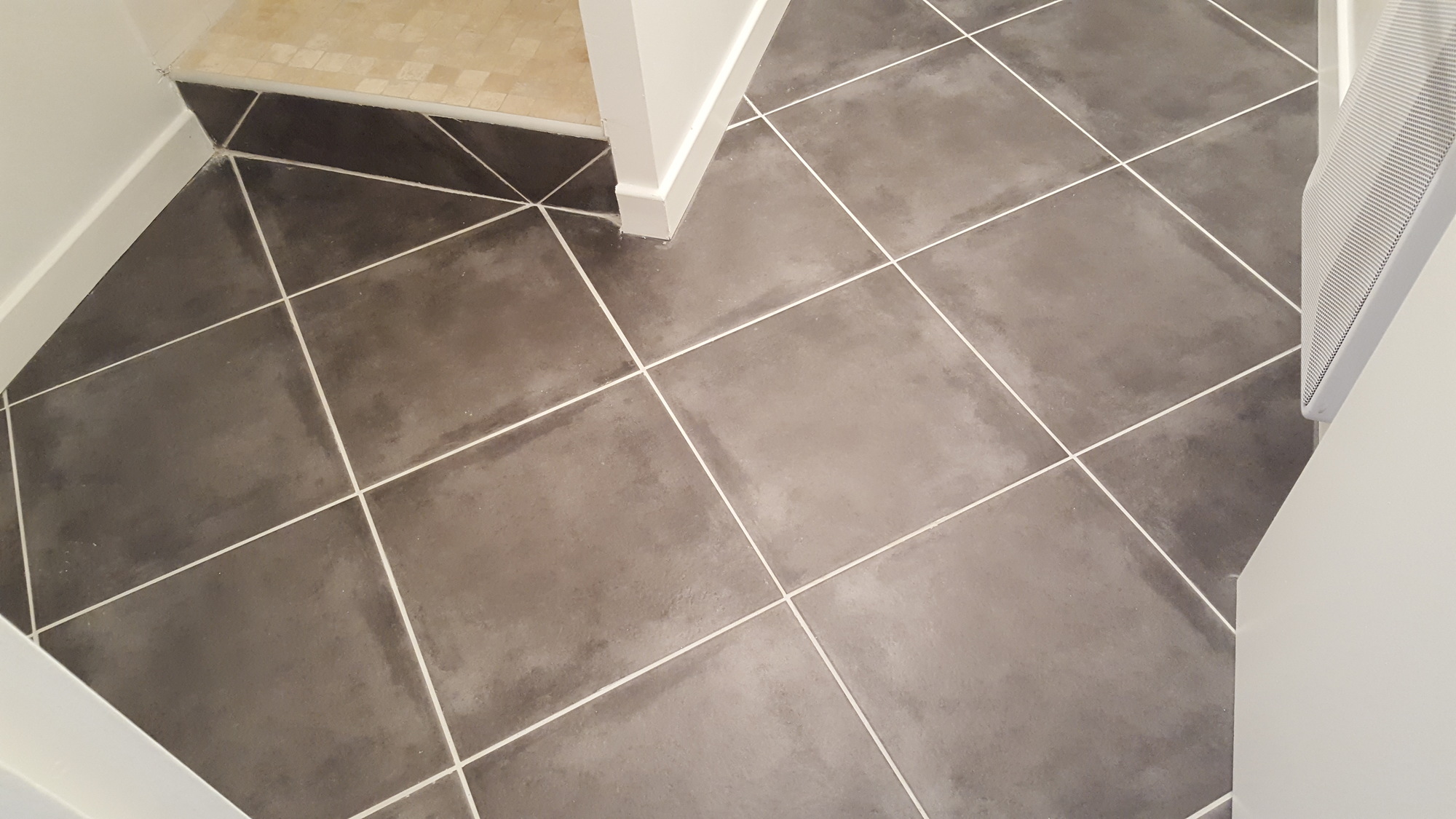 Carrelage en diagonale Trouver un carreleur — free download